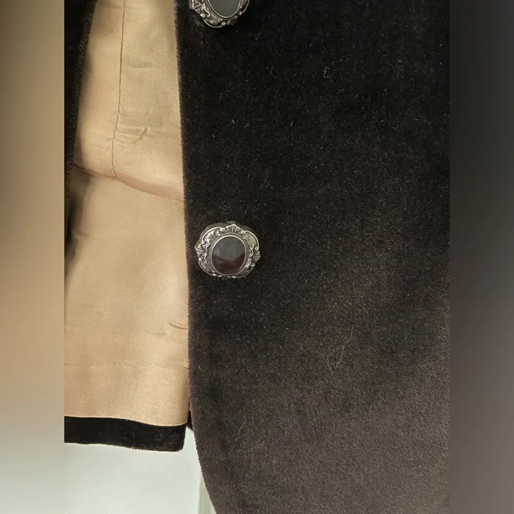 Gorgeous brown velvet blazer w/ornate buttons lined, size S by fash.ion.is.ta